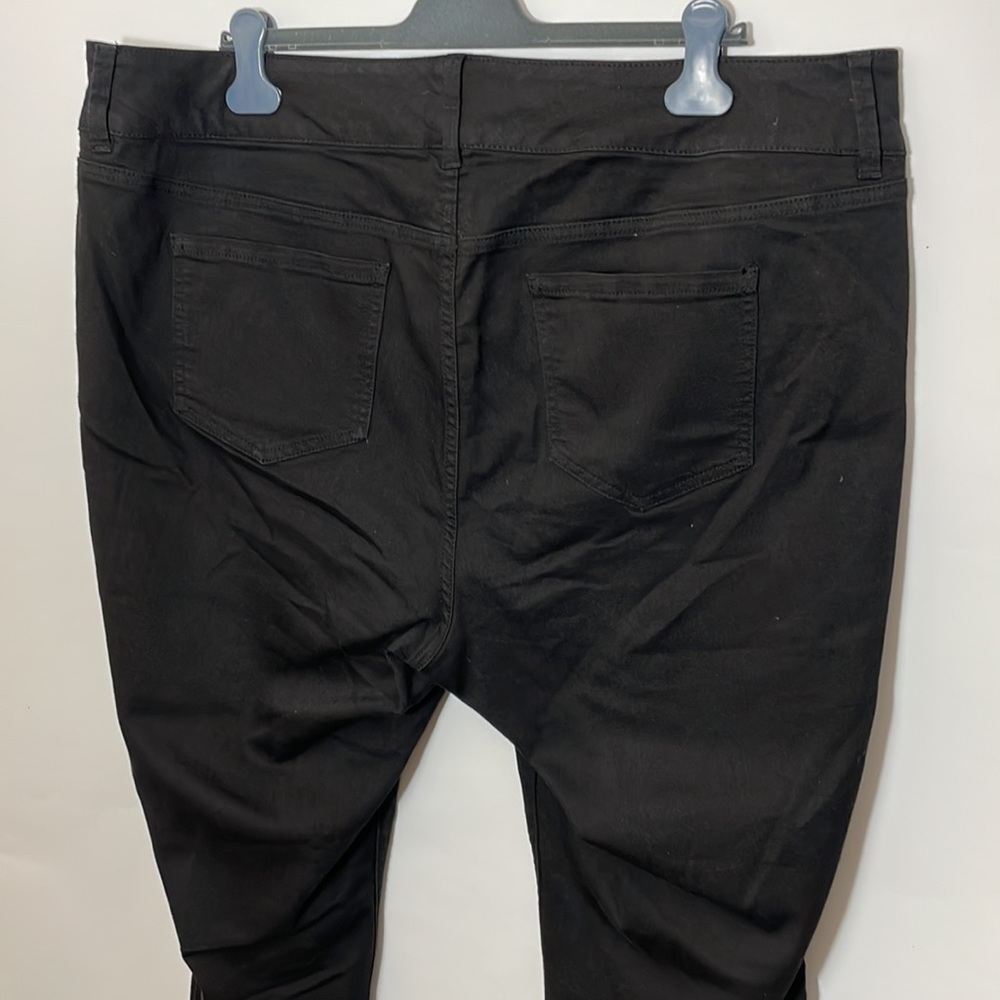 Torrid 24R JEGGING soft stretchy BLACK - Picture 9 of 11